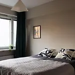 Freshly Renovated 2-bedroom In Centrum