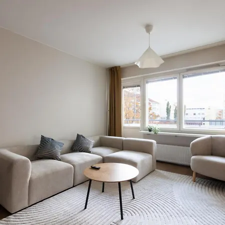 Freshly Renovated 2-bedroom In Centrum *