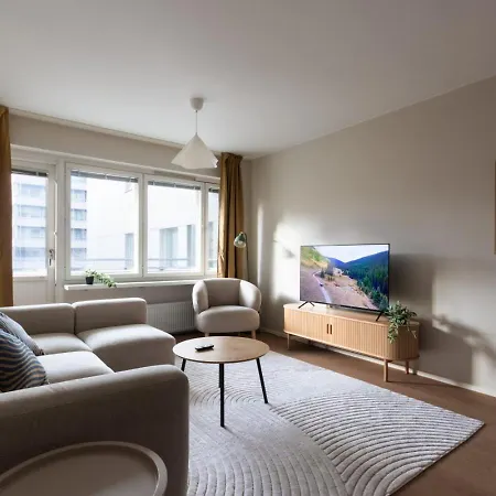 Freshly Renovated 2-bedroom In Centrum *