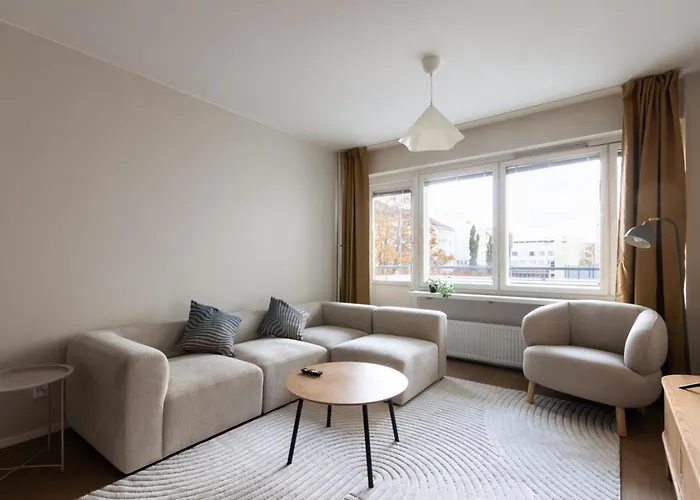 Freshly Renovated 2-bedroom In Centrum *