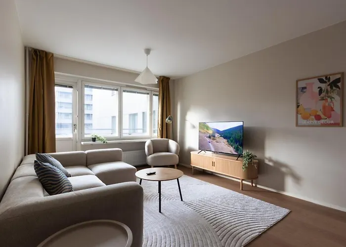 Freshly Renovated 2-bedroom In Centrum *