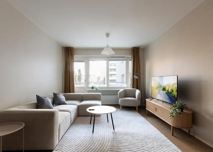 Freshly Renovated 2-bedroom In Centrum *