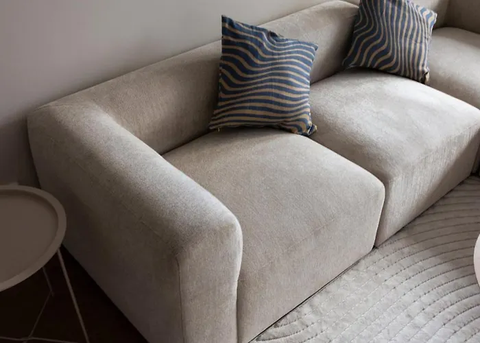 Freshly Renovated 2-bedroom In Centrum