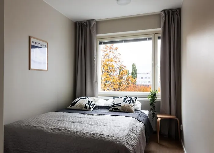 Freshly Renovated 2-bedroom In Centrum *